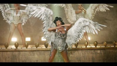 y2mate_com_-_Galantis_David_Guetta__Little_Mix__Heartbreak_Anthem_Official_Music_Video_1080p_683.jpg