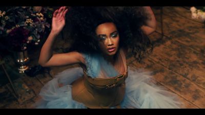 y2mate_com_-_Galantis_David_Guetta__Little_Mix__Heartbreak_Anthem_Official_Music_Video_1080p_709.jpg