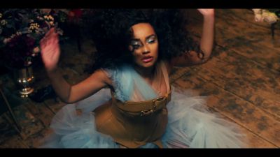 y2mate_com_-_Galantis_David_Guetta__Little_Mix__Heartbreak_Anthem_Official_Music_Video_1080p_710.jpg