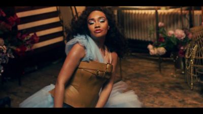 y2mate_com_-_Galantis_David_Guetta__Little_Mix__Heartbreak_Anthem_Official_Music_Video_1080p_772.jpg